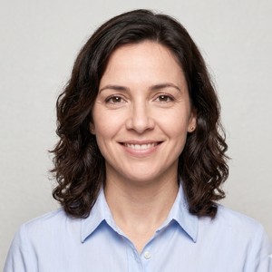 María R.
